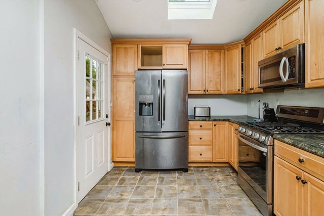 2078 Palmer St, Dighton, MA 02715