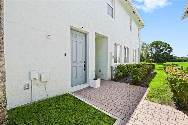 3175 LAUREL RIDGE Circle, Riviera Beach, FL 33404