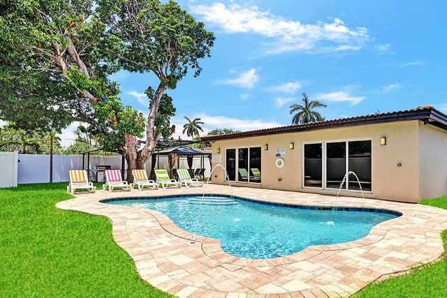 1318 Washington St, Hollywood, FL 33019