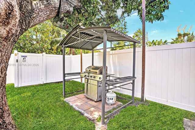 1318 Washington St, Hollywood, FL 33019