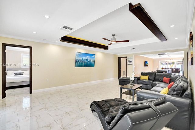 1318 Washington St, Hollywood, FL 33019