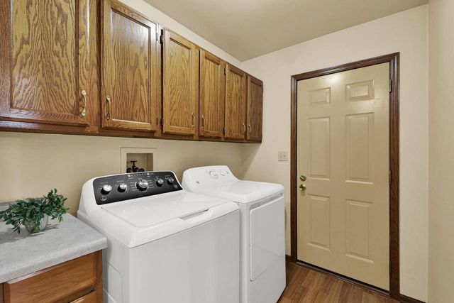 6215 W Leroy AVENUE, Greenfield, WI 53220