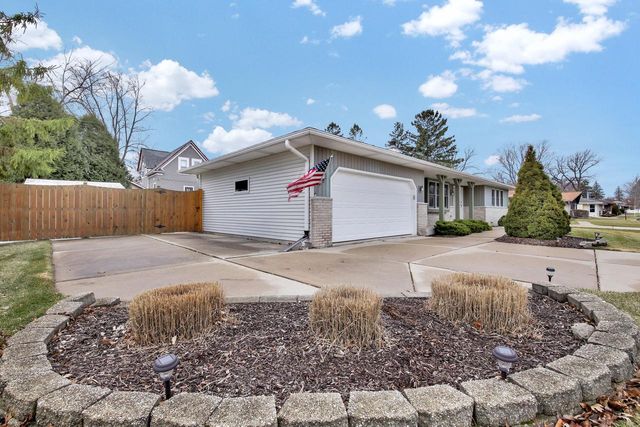 6215 W Leroy AVENUE, Greenfield, WI 53220