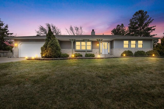 6215 W Leroy AVENUE, Greenfield, WI 53220