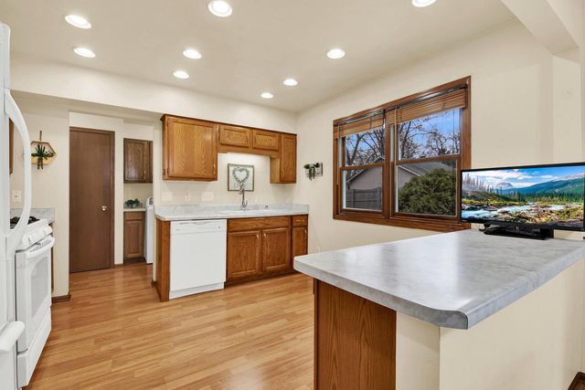 6215 W Leroy AVENUE, Greenfield, WI 53220