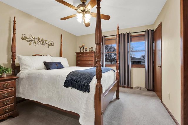 6215 W Leroy AVENUE, Greenfield, WI 53220