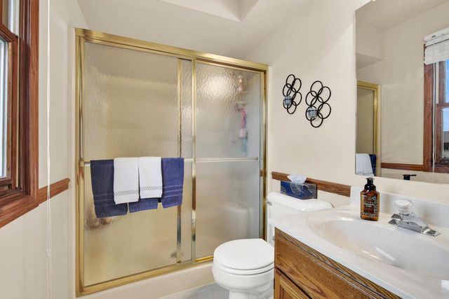 6215 W Leroy AVENUE, Greenfield, WI 53220