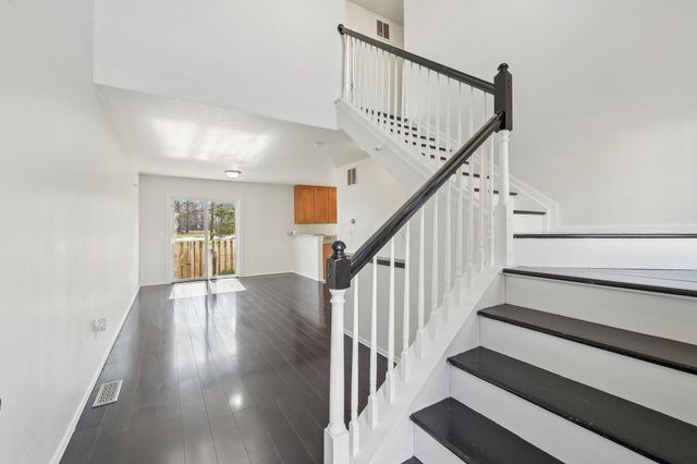 1143 Green Knoll Drive, Westerville, OH 43081