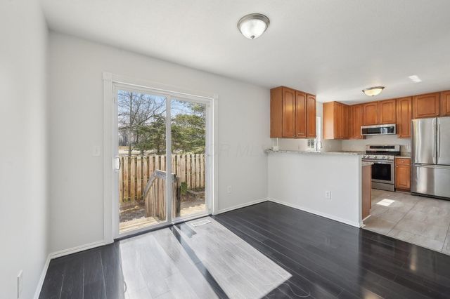 1143 Green Knoll Drive, Westerville, OH 43081