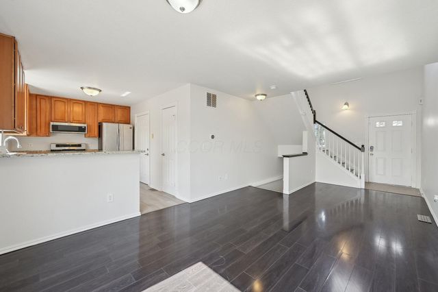 1143 Green Knoll Drive, Westerville, OH 43081