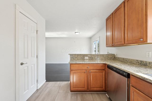 1143 Green Knoll Drive, Westerville, OH 43081