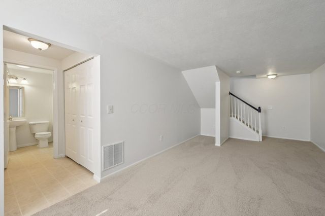 1143 Green Knoll Drive, Westerville, OH 43081