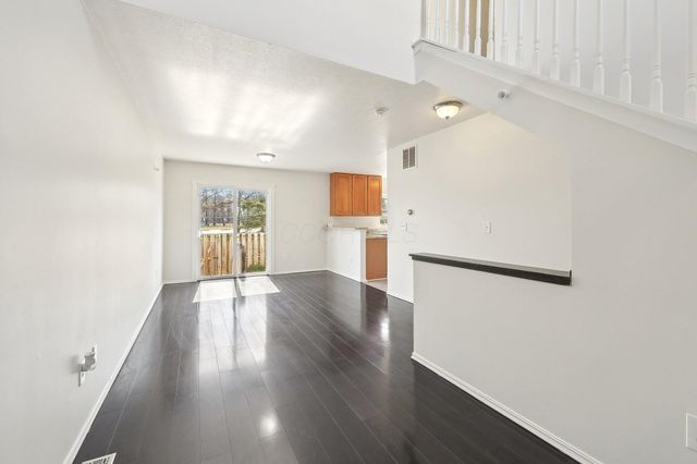 1143 Green Knoll Drive, Westerville, OH 43081