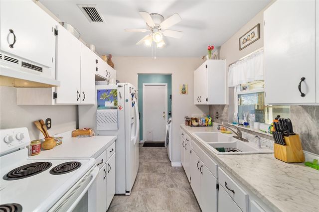 10242 N DELTONA BOULEVARD, Citrus Springs, FL 34434