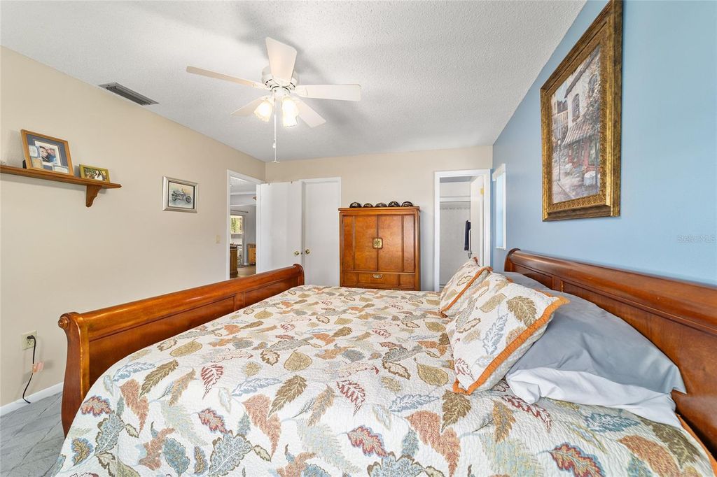 Image 20 of property listing at 10242 N DELTONA BOULEVARD, Citrus Springs, FL 34434