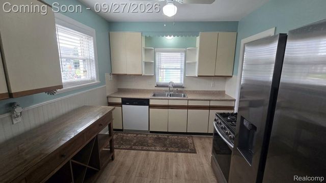 30644 Pardo Street, Garden City, MI 48135