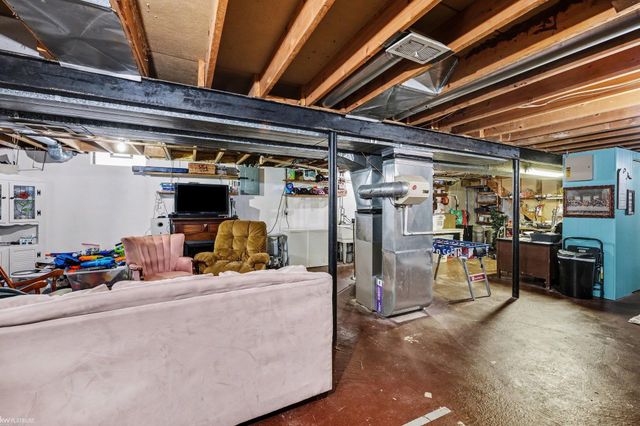 50625 Jim Drive, Chesterfield Twp, MI 48047