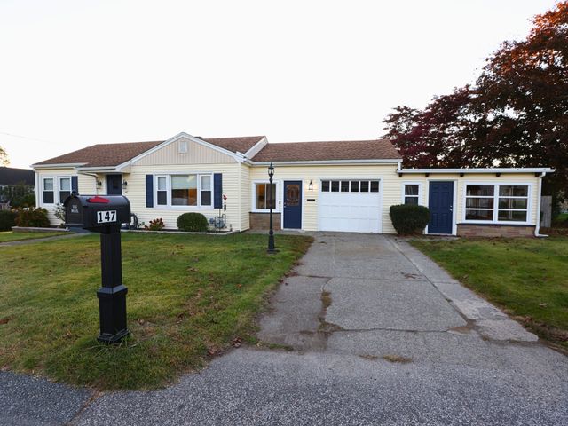 147 Dellawanda Rd, Swansea, MA 02777