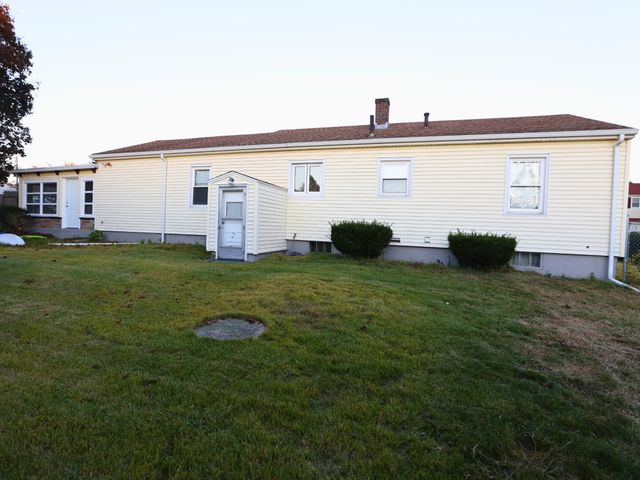 147 Dellawanda Rd, Swansea, MA 02777