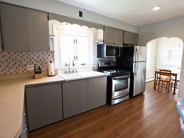 147 Dellawanda Rd, Swansea, MA 02777