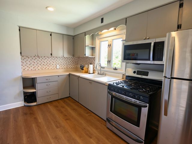 147 Dellawanda Rd, Swansea, MA 02777