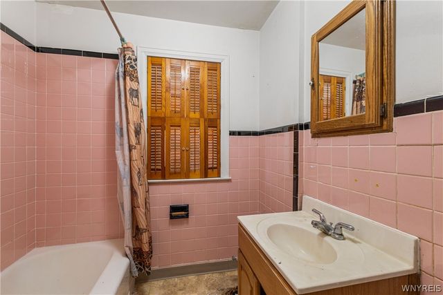 3631 Sherwood Avenue, Niagara Falls, NY 14301