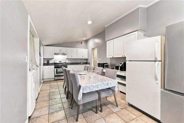 11863 Phillippi Avenue, Pacoima, CA 91331