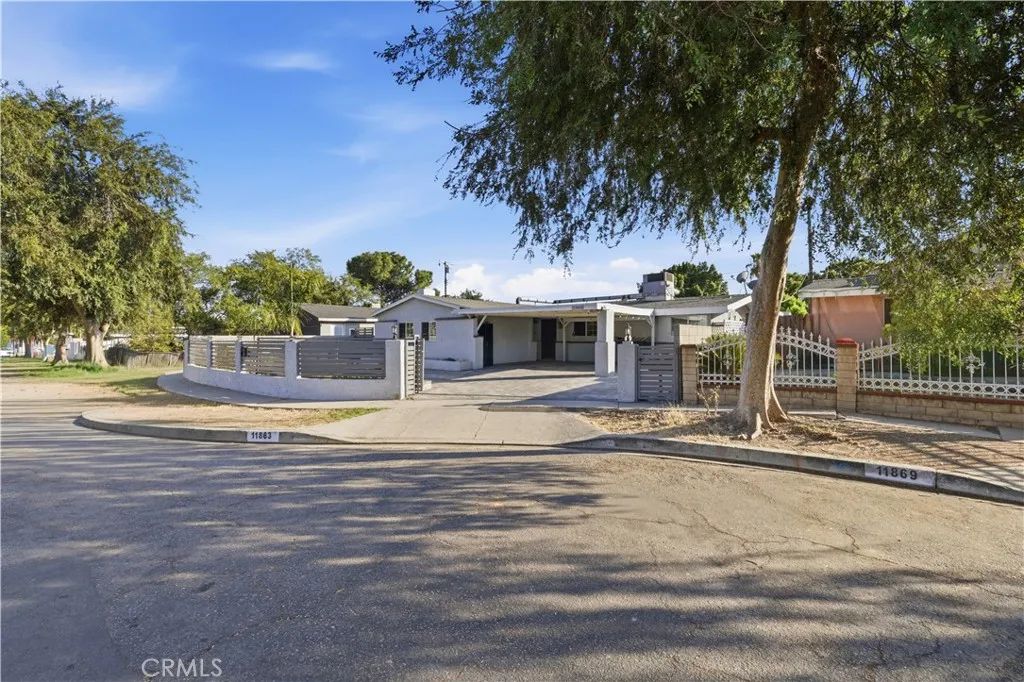 11863 Phillippi Avenue, Pacoima, CA 91331