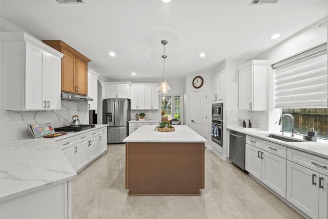 7122 Tessa Lakes Court, Sugar Land, TX 77479