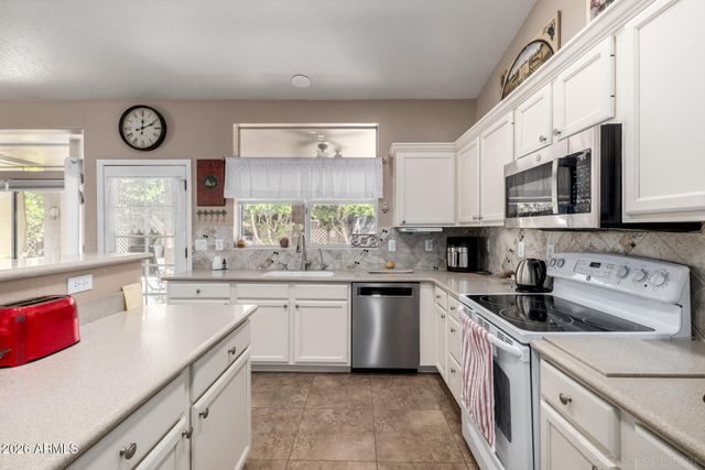 1850 W DESERT Lane, Gilbert, AZ 85233