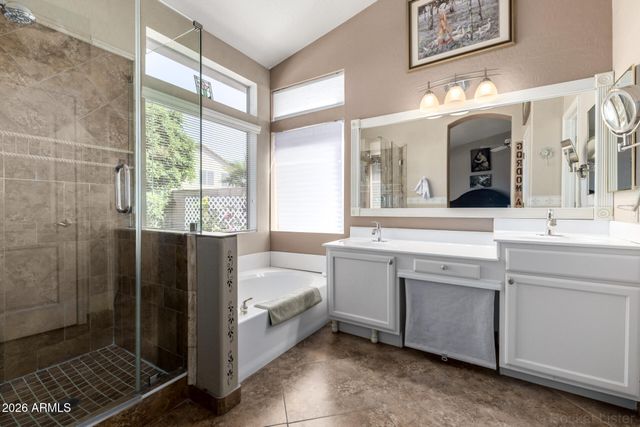 1850 W DESERT Lane, Gilbert, AZ 85233