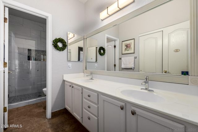 1850 W DESERT Lane, Gilbert, AZ 85233