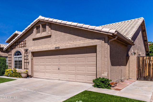 1850 W DESERT Lane, Gilbert, AZ 85233