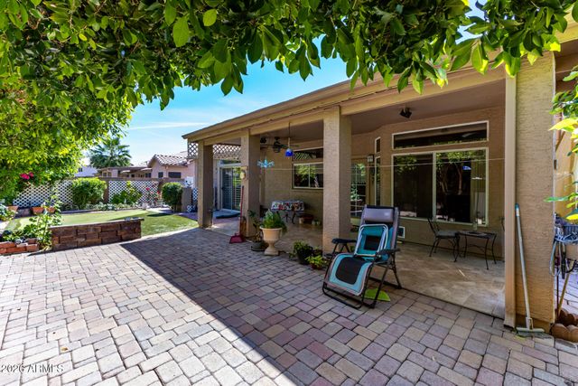 1850 W DESERT Lane, Gilbert, AZ 85233