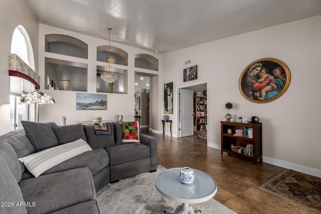 1850 W DESERT Lane, Gilbert, AZ 85233