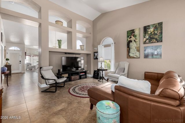 1850 W DESERT Lane, Gilbert, AZ 85233