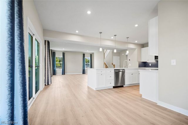 1012 Ashford Court, Columbia Station, OH 44028