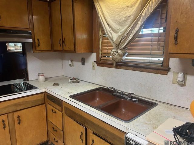 5555 San Juan Dr, Baton Rouge, LA 70811