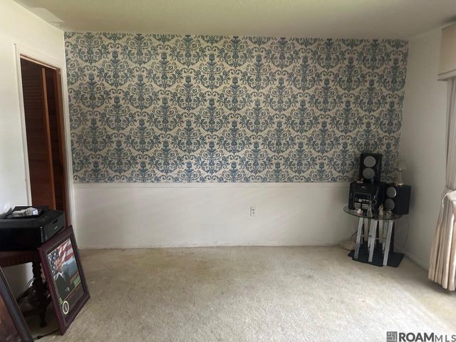 5555 San Juan Dr, Baton Rouge, LA 70811