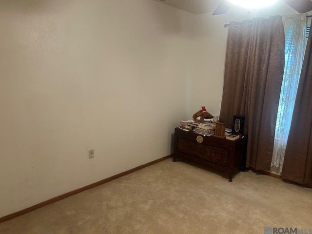 5555 San Juan Dr, Baton Rouge, LA 70811