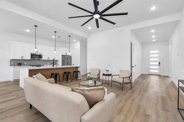 2007 King Street, Houston, TX 77026