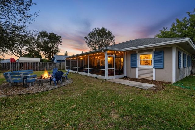 362 La Mancha Avenue, Royal Palm Beach, FL 33411