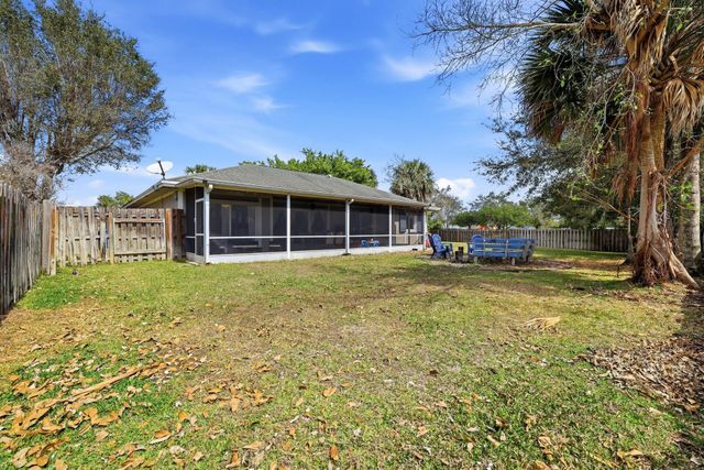 362 La Mancha Avenue, Royal Palm Beach, FL 33411