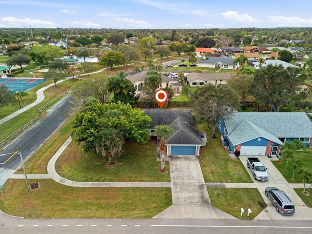 362 La Mancha Avenue, Royal Palm Beach, FL 33411