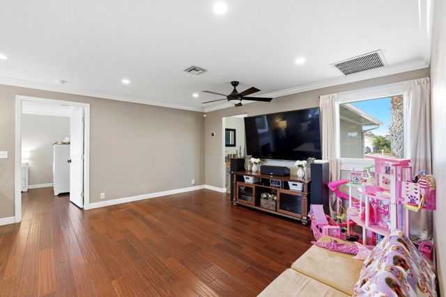 362 La Mancha Avenue, Royal Palm Beach, FL 33411