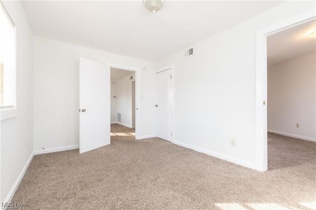 3905 Woodbine Up, Cleveland, OH 44113