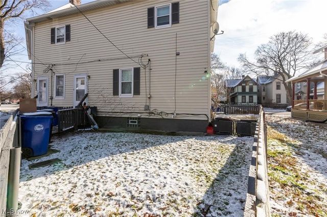 3905 Woodbine Up, Cleveland, OH 44113