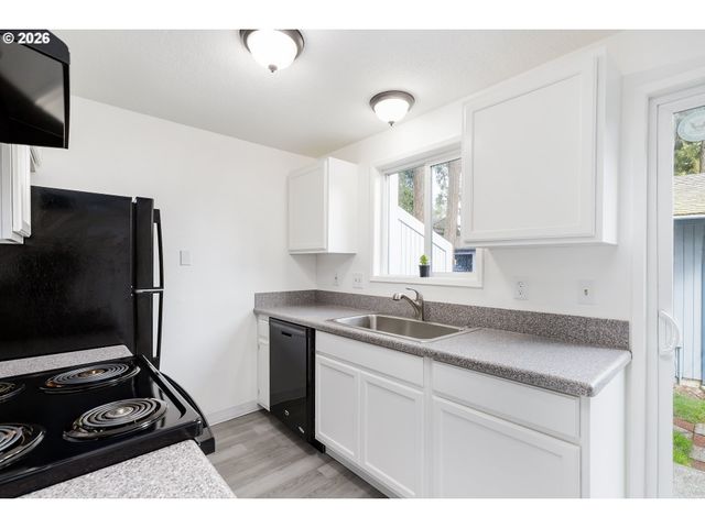 7920 Sw FANNO CREEK Dr 3, Tigard, OR 97224