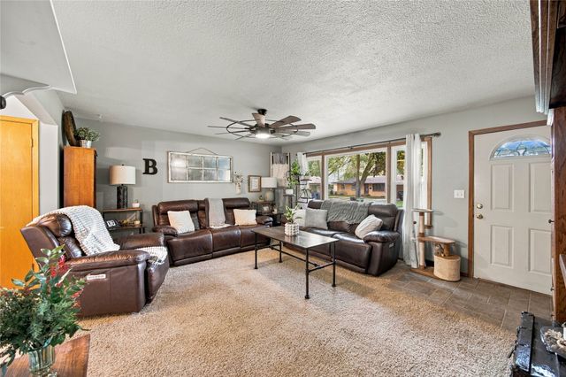 830 SE Bel-Aire Road, Ankeny, IA 50021