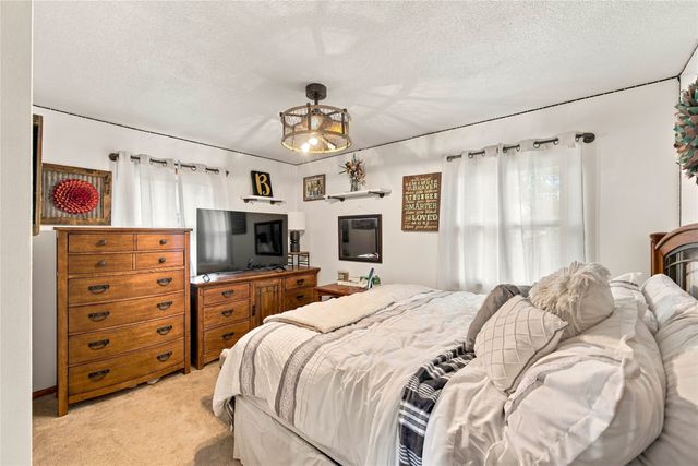 830 SE Bel-Aire Road, Ankeny, IA 50021